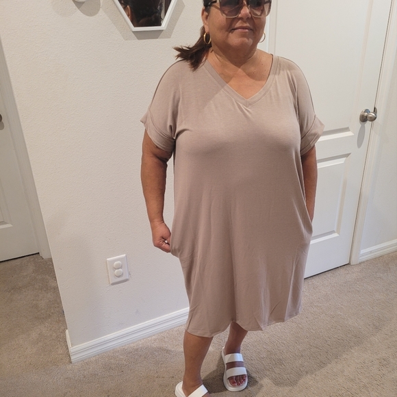 Plus size Basic Beige Tunic Dress 💞 - Picture 4 of 13